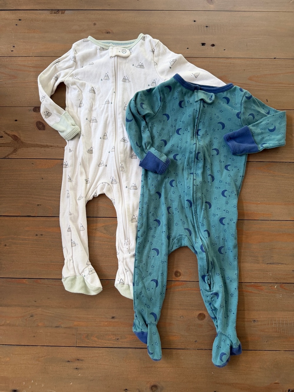 Cloud Island Footed One-Piece Sleepers White & Teal Moon Pattern - 6-9 Months